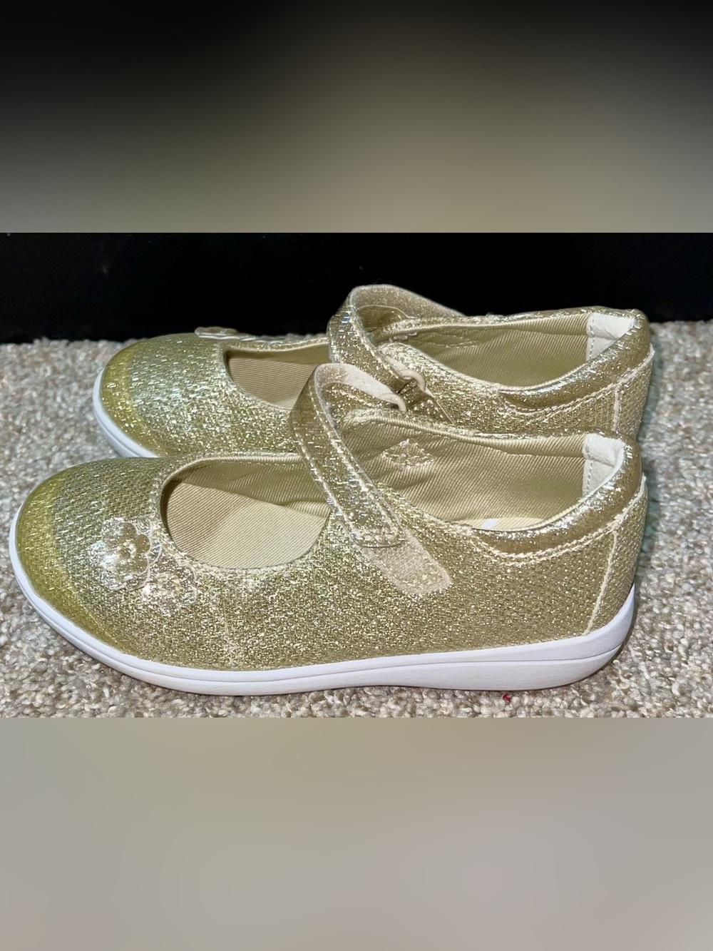 Stride Rite Holly Mary Jane girls 9.5 Wide shoe gold glitter